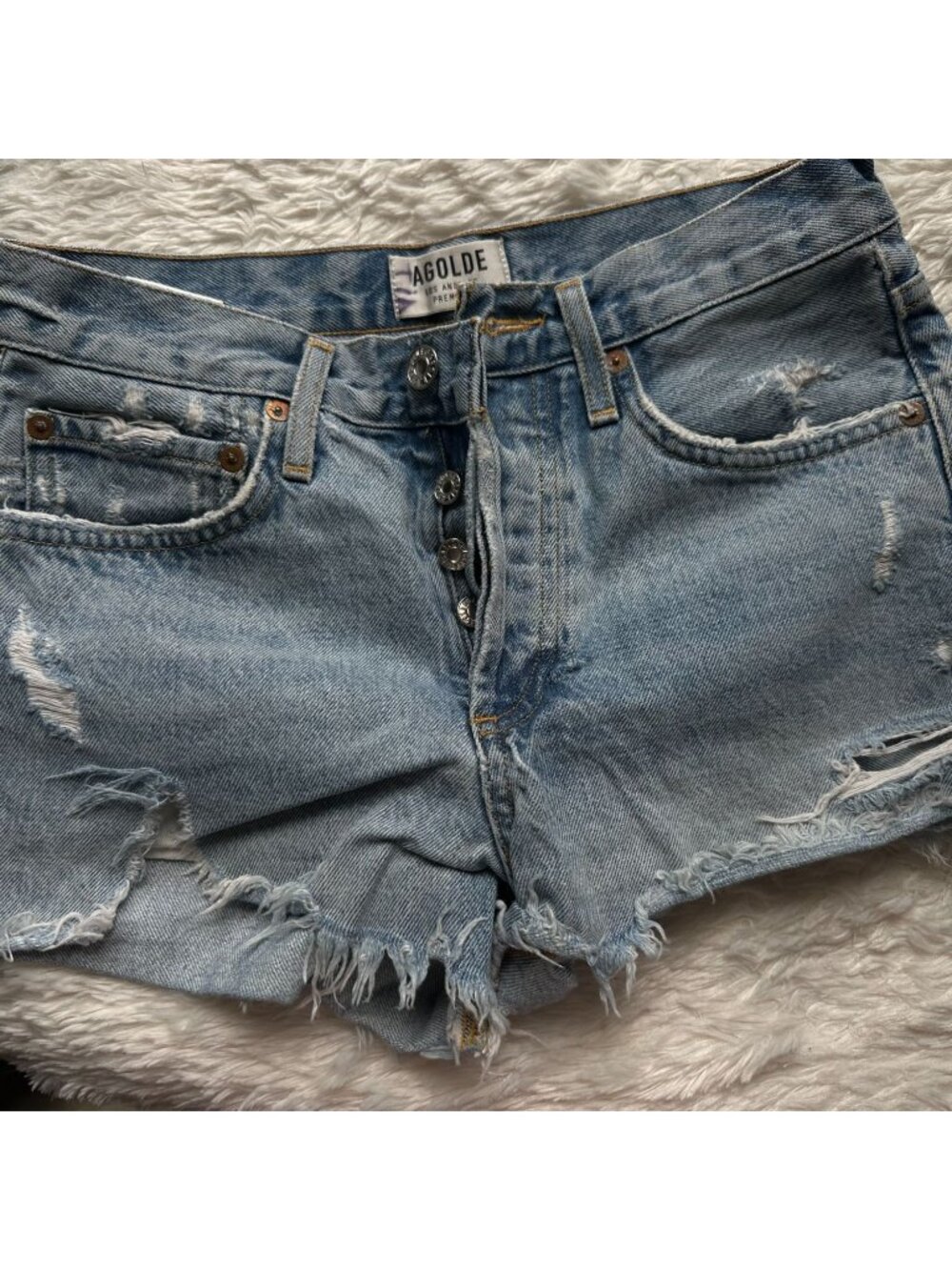 AGOLDE Los Angeles Premium Vintage look Frayed-Hem Denim Shorts $138 24